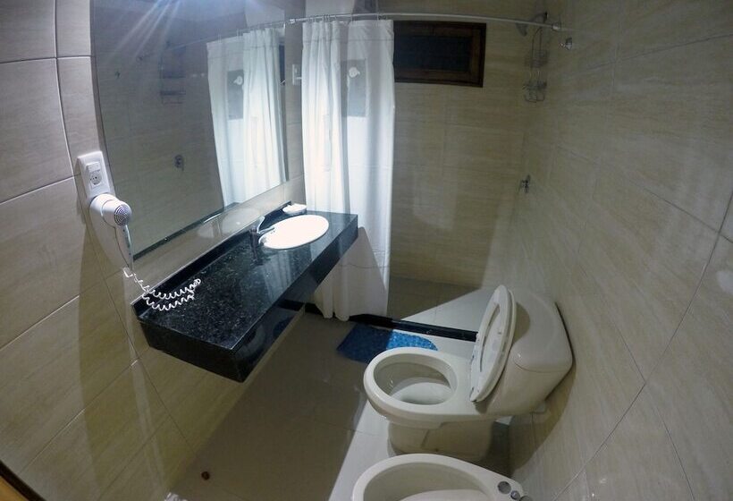 بانگلوی استاندارد, Paradise Complejo Turistico