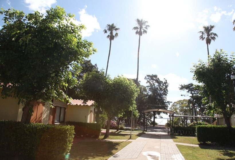 بانگلوی استاندارد, Paradise Complejo Turistico