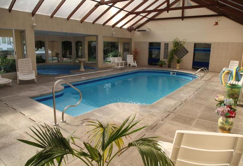 بانگلوی استاندارد, Paradise Complejo Turistico