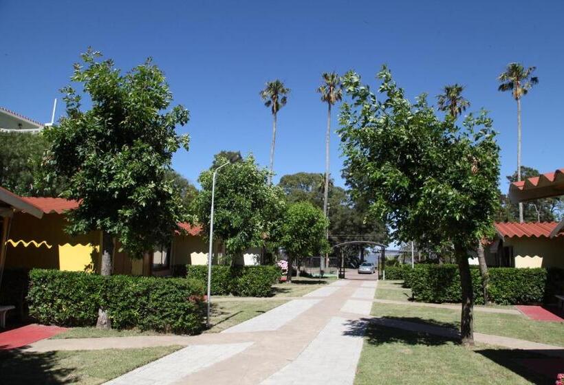 بانگلوی استاندارد, Paradise Complejo Turistico