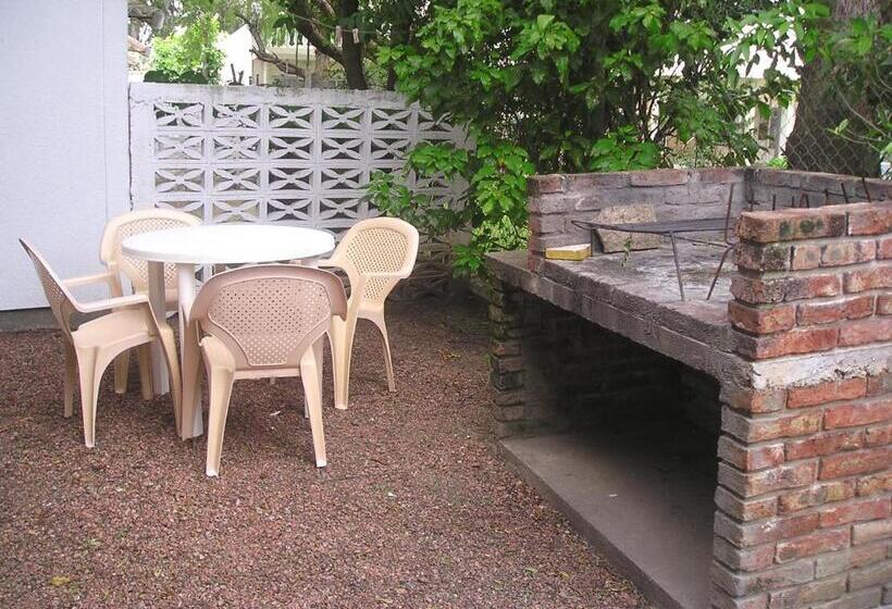 بانگلوی استاندارد, Paradise Complejo Turistico