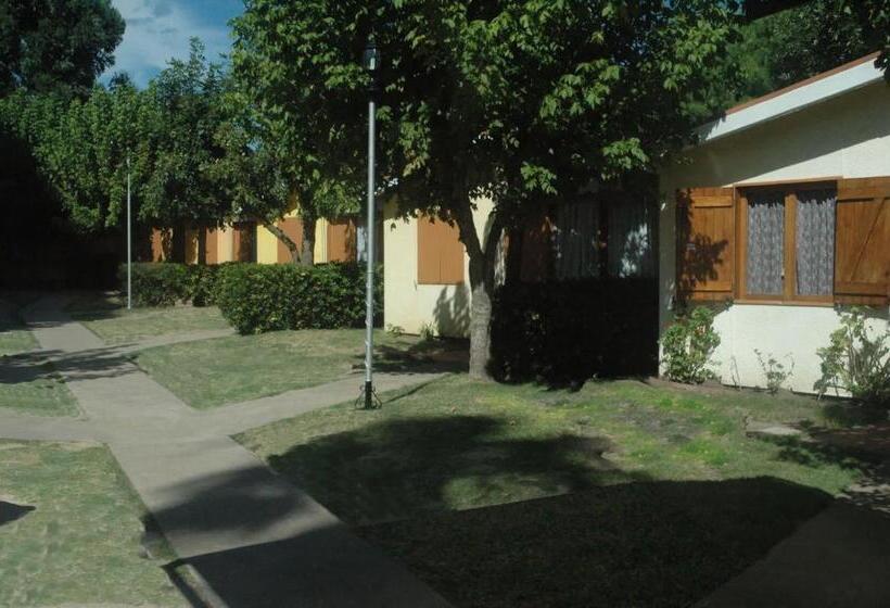 بانگلوی استاندارد, Paradise Complejo Turistico