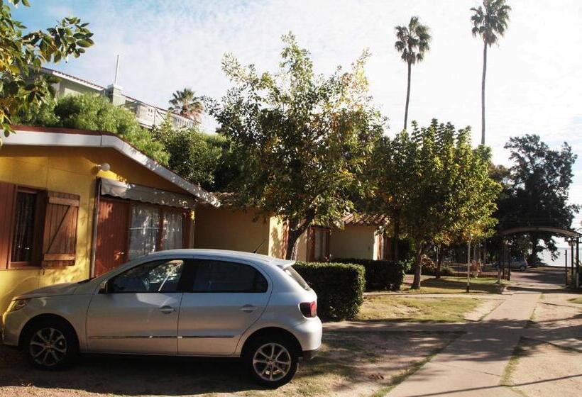 بانگلوی استاندارد, Paradise Complejo Turistico