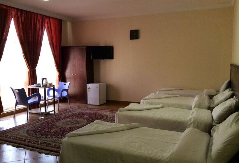 חדר סטנדרטי לחמישה אנשים, Qasr Alazzizia