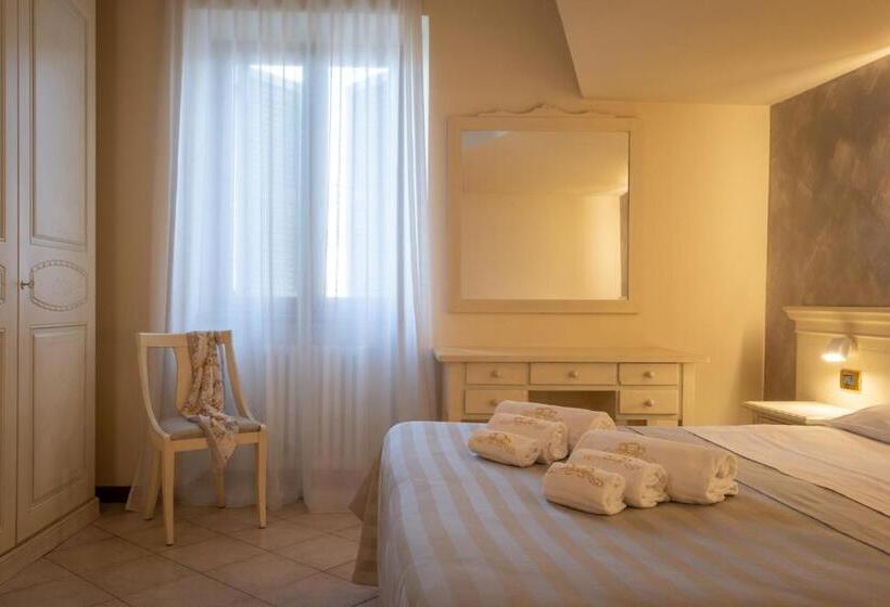 غرفة قياسية, San Lorenzo