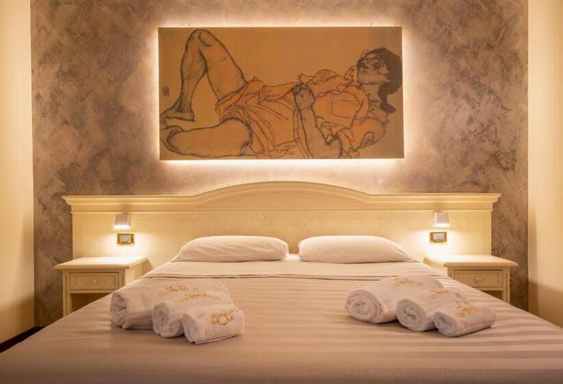 غرفة قياسية ثلاثية, San Lorenzo