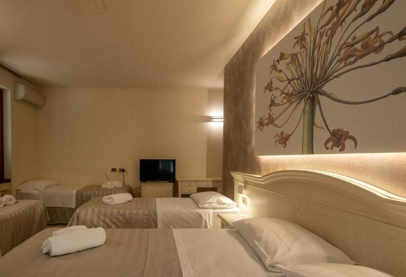 غرفة عائلية, San Lorenzo