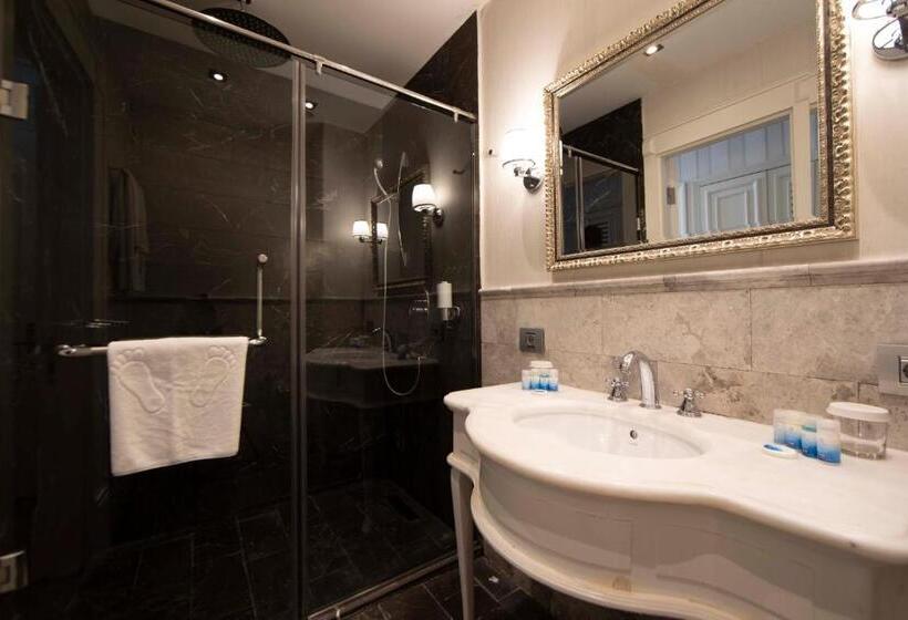 带阳台的豪华间, Sapphire City