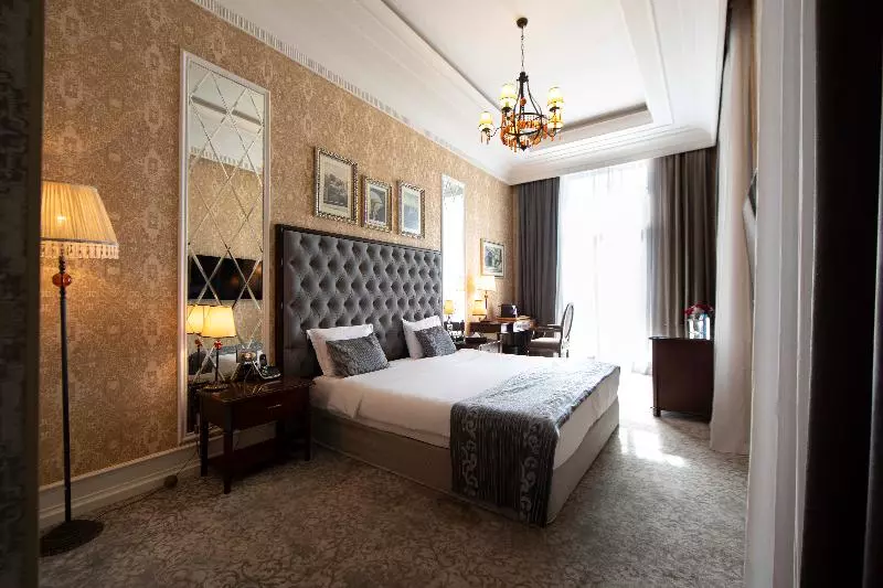 اتاق لوکس, Sapphire City