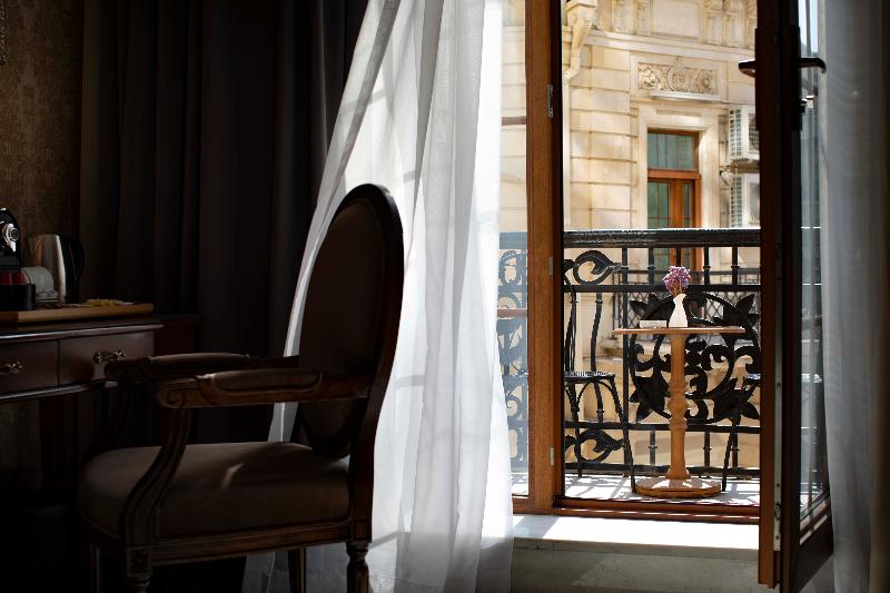 豪华房间, Sapphire City