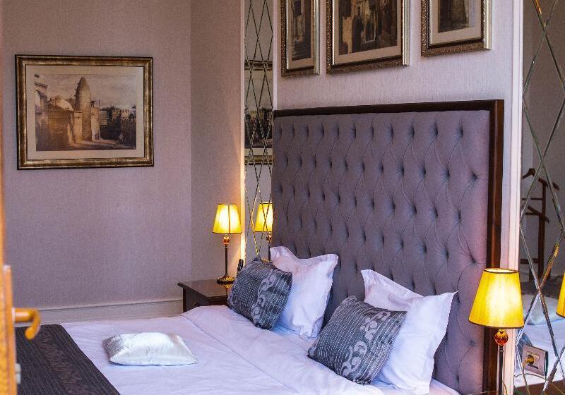 标准单人间, Sapphire City