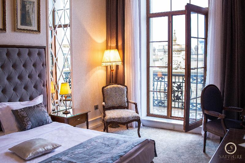 标准单人间, Sapphire City