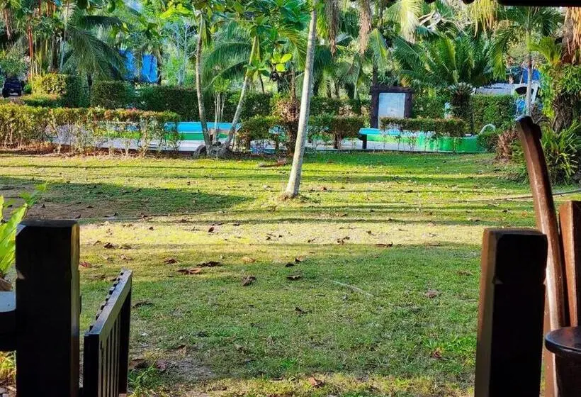 オーシャンビューのデラックストリプルルーム, Banmae Resort Kohchang