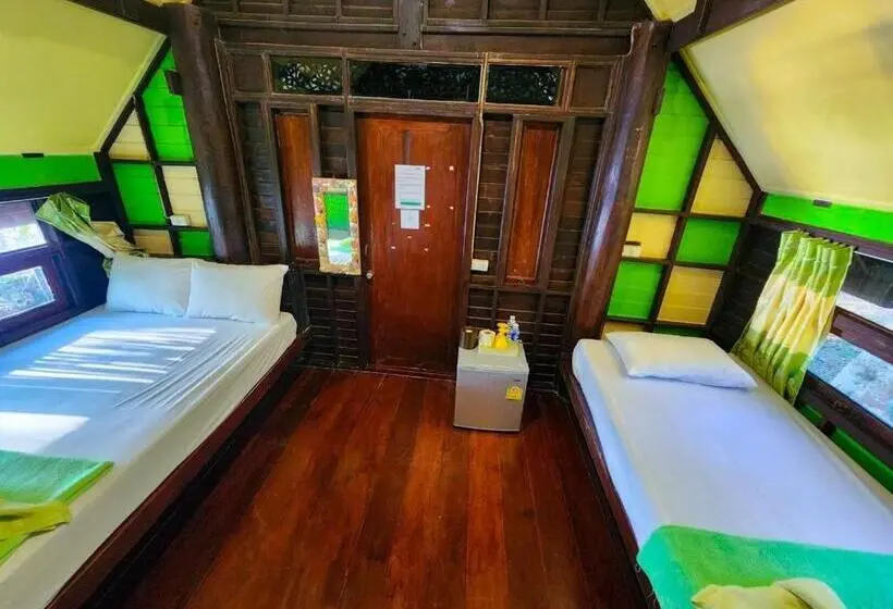 オーシャンビューのデラックストリプルルーム, Banmae Resort Kohchang