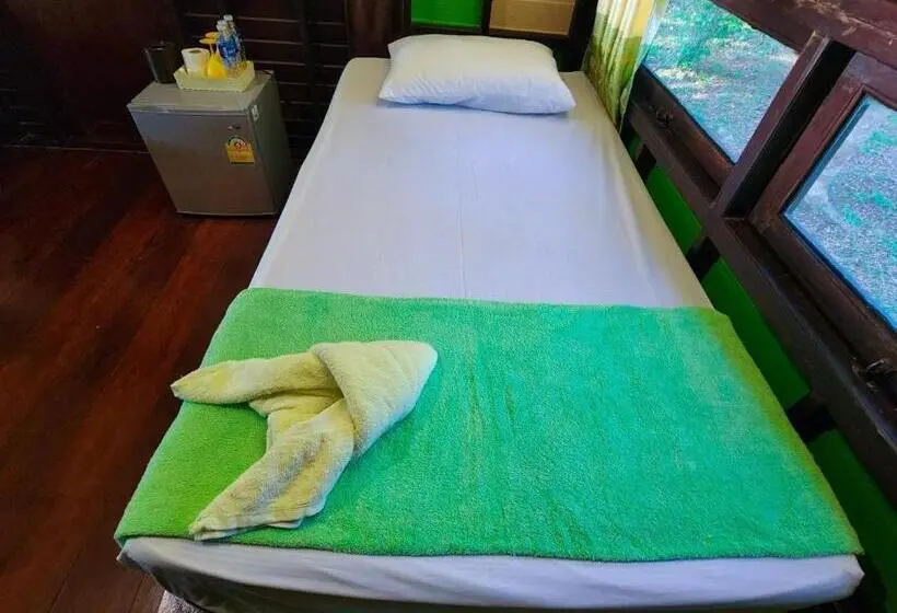 オーシャンビューのデラックストリプルルーム, Banmae Resort Kohchang