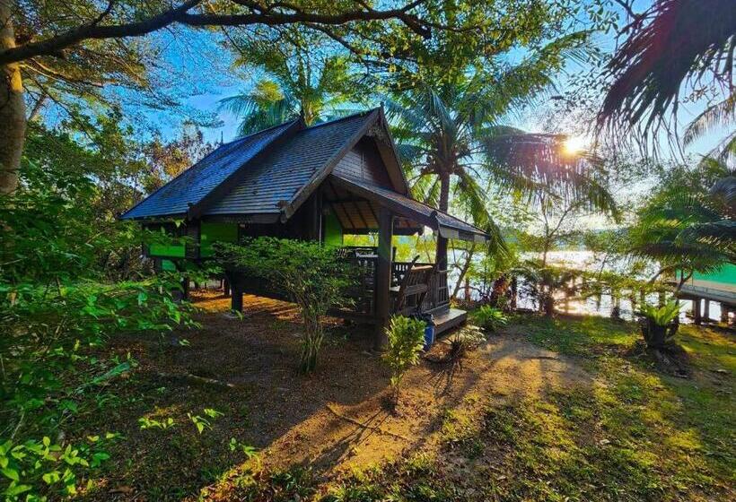 غرفة ديلوكس ثلاثية مطلة على البحر, Banmae Resort Kohchang