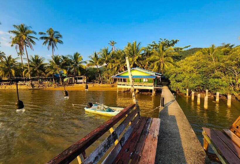 غرفة عائلية ذات إطلالة جانبية على البحر, Banmae Resort Kohchang