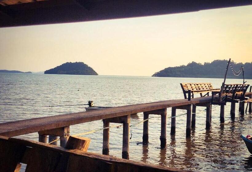 غرفة عائلية ذات إطلالة جانبية على البحر, Banmae Resort Kohchang