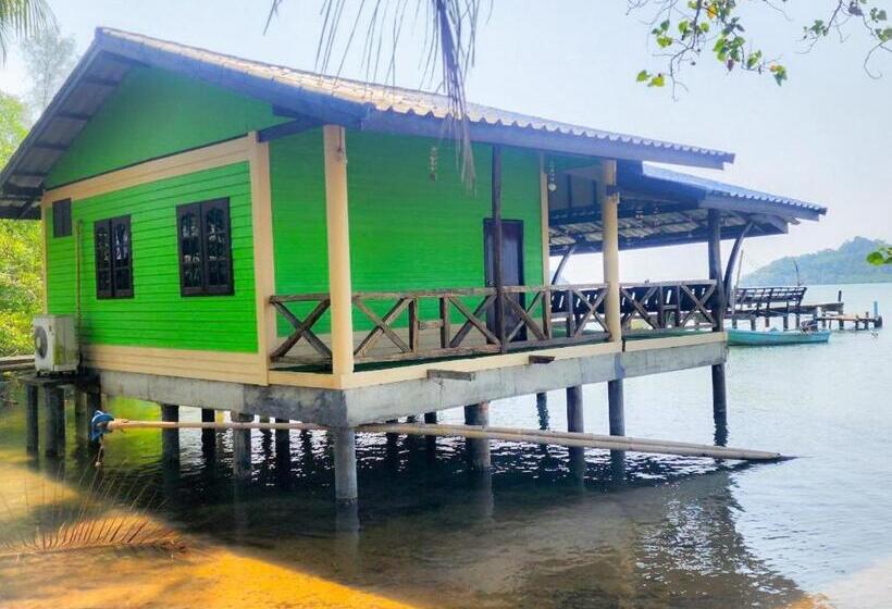 Семейный Номер Боковой Вид на Море, Banmae Resort Kohchang