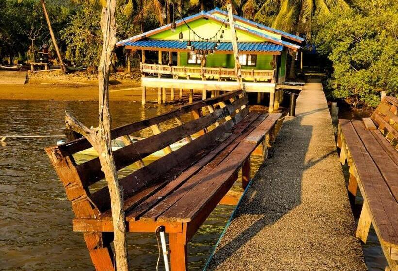 غرفة عائلية ذات إطلالة جانبية على البحر, Banmae Resort Kohchang