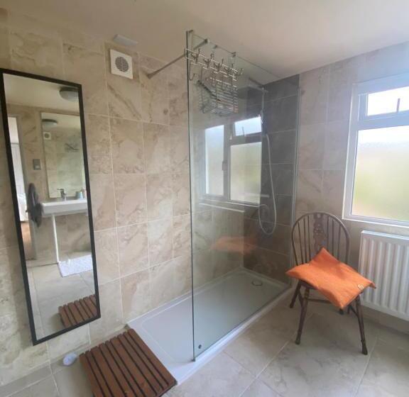 Стандартный Номер Кровать Кинг, Zen Cottage, Cheltenham