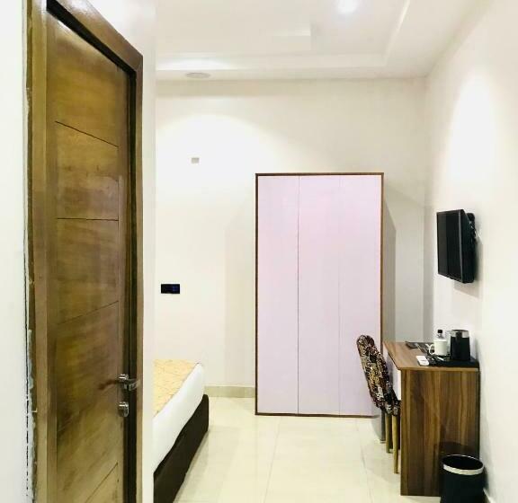 اتاق لوکس یک تخته, De Fivez