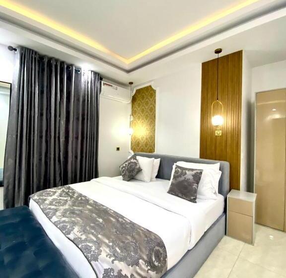 سوییت لوکس, De Fivez