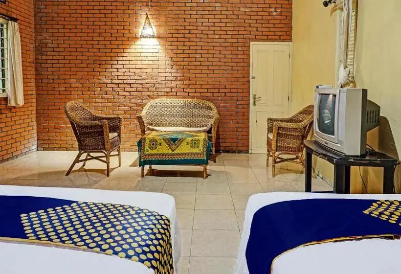 Economy Triple Room, O Griyo Werdiningsih