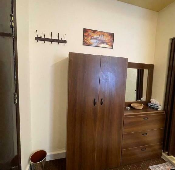 اتاق استاندارد, Ad Deir Guesthouse