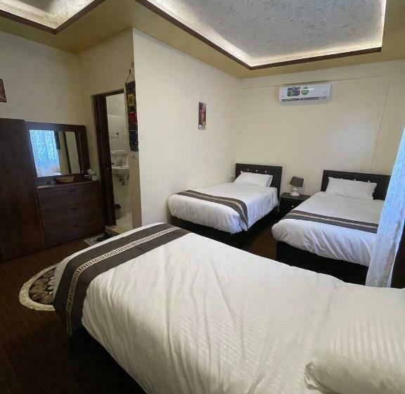 اتاق استاندارد سه نفره, Ad Deir Guesthouse