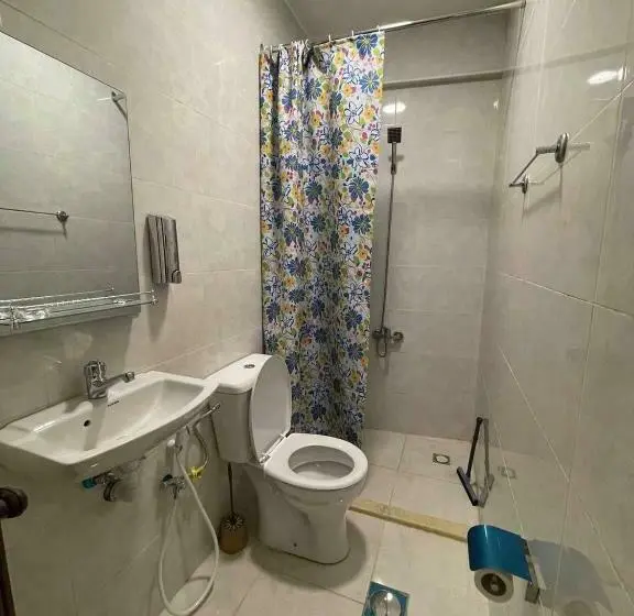 اتاق استاندارد سه نفره, Ad Deir Guesthouse