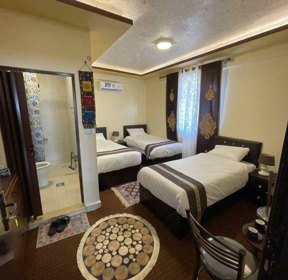 اتاق استاندارد سه نفره, Ad Deir Guesthouse