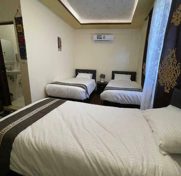 اتاق استاندارد سه نفره, Ad Deir Guesthouse