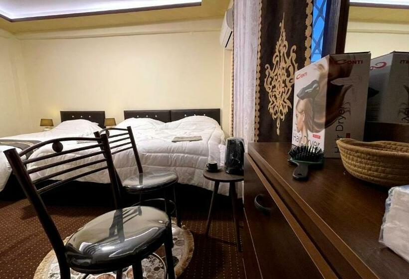 اتاق استاندارد سه نفره, Ad Deir Guesthouse