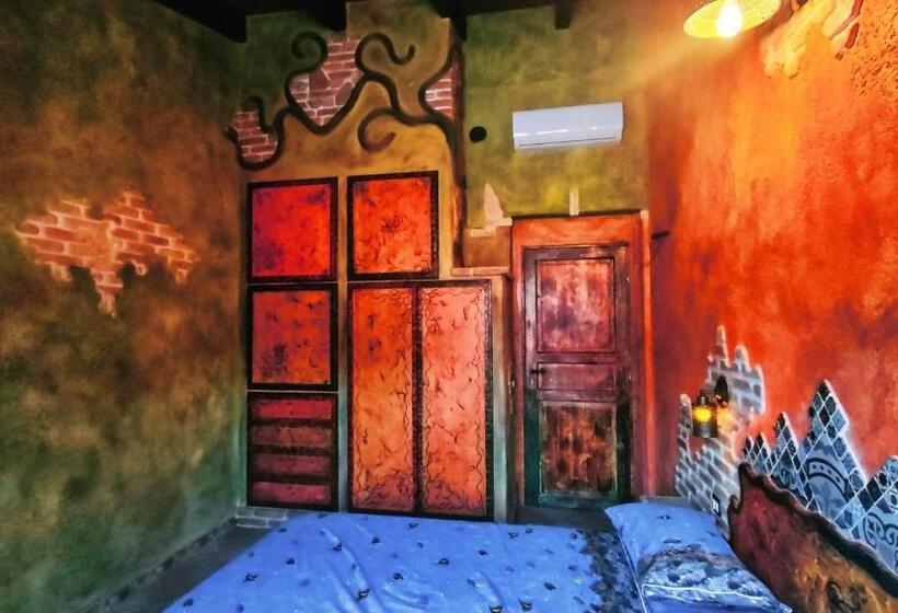 Standard room with outdoor bath, Casa Gaudi   House & Rooms