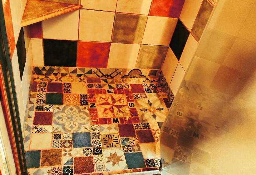 Standard room with outdoor bath, Casa Gaudi   House & Rooms