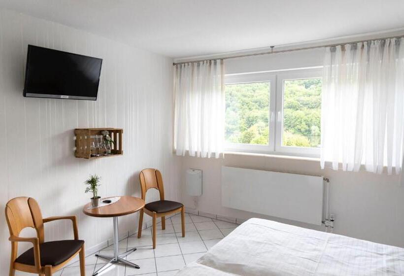 标准间, Weinhaus Henerichs