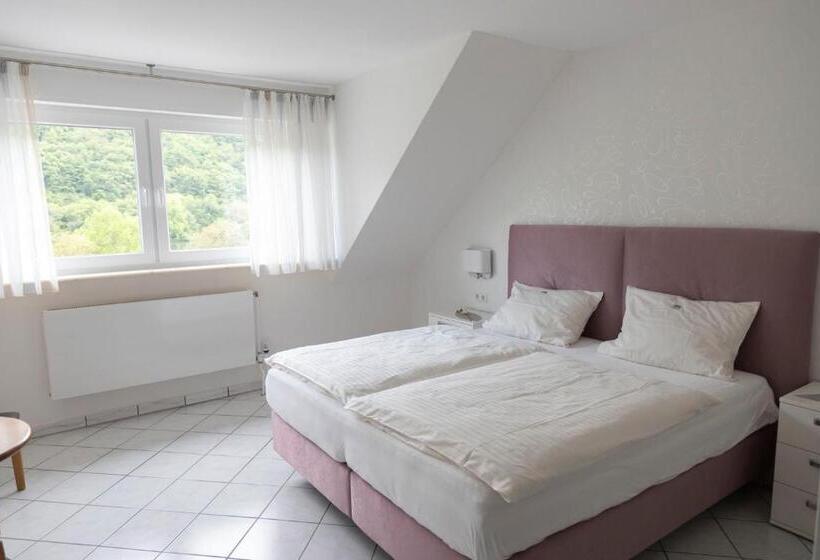 标准间, Weinhaus Henerichs