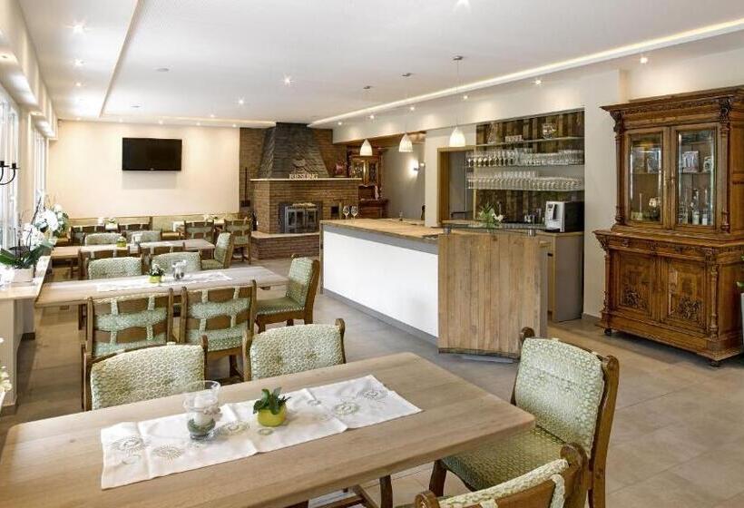 Номер Стандарт с Балконом, Weinhaus Henerichs