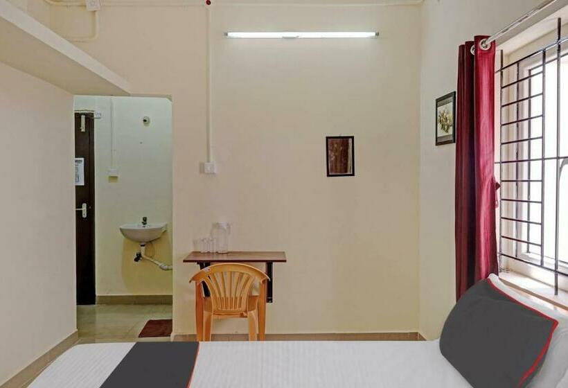 デラックストリプルルーム, Collection O Orchid Residency Medavakkam