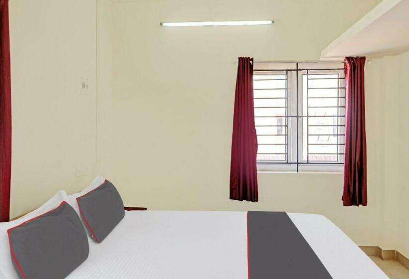 デラックストリプルルーム, Collection O Orchid Residency Medavakkam