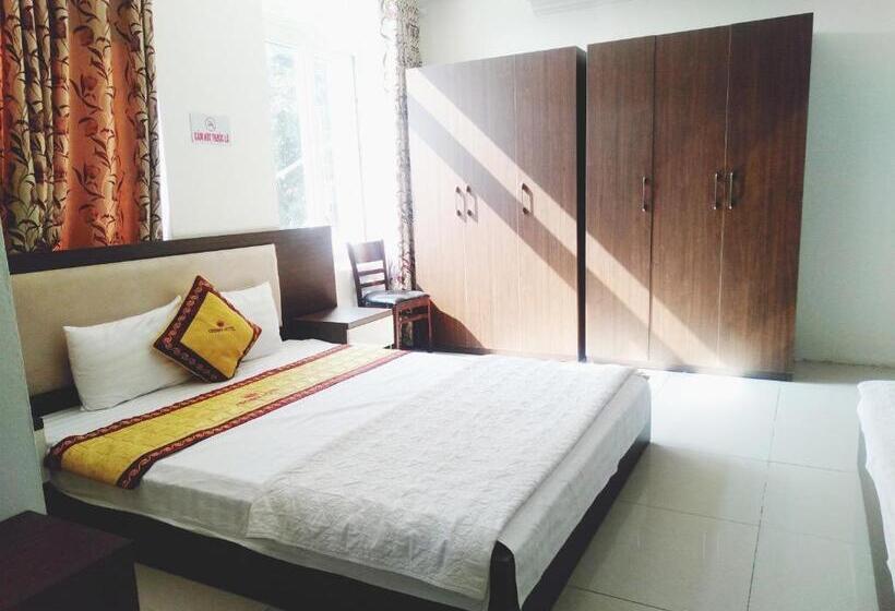 اتاق لوکس, Khách Sạn Crown Gần đại Học Nông Lâm Tn