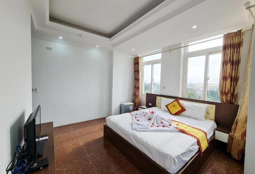 اتاق لوکس, Khách Sạn Crown Gần đại Học Nông Lâm Tn