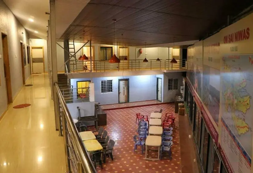 デラックスルーム, Param Hotel And Restaurant