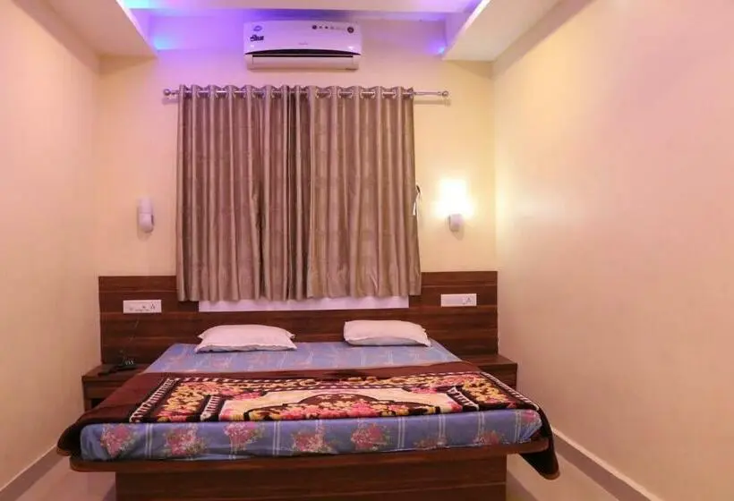 デラックスルーム, Param Hotel And Restaurant