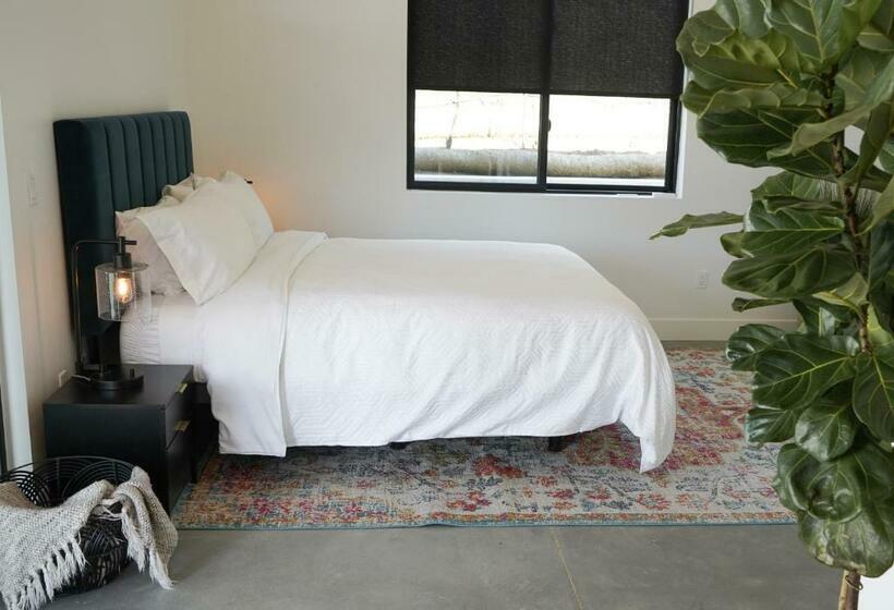 キングサイズベッドのスタンダードルーム, Hidden Hacienda