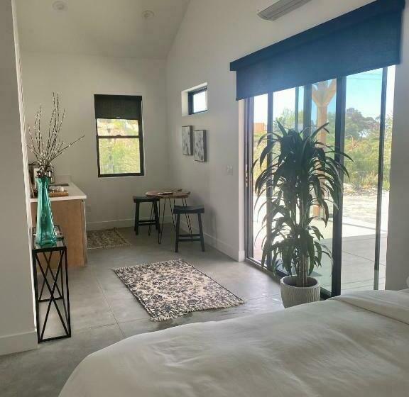 キングサイズベッドのスタンダードルーム, Hidden Hacienda