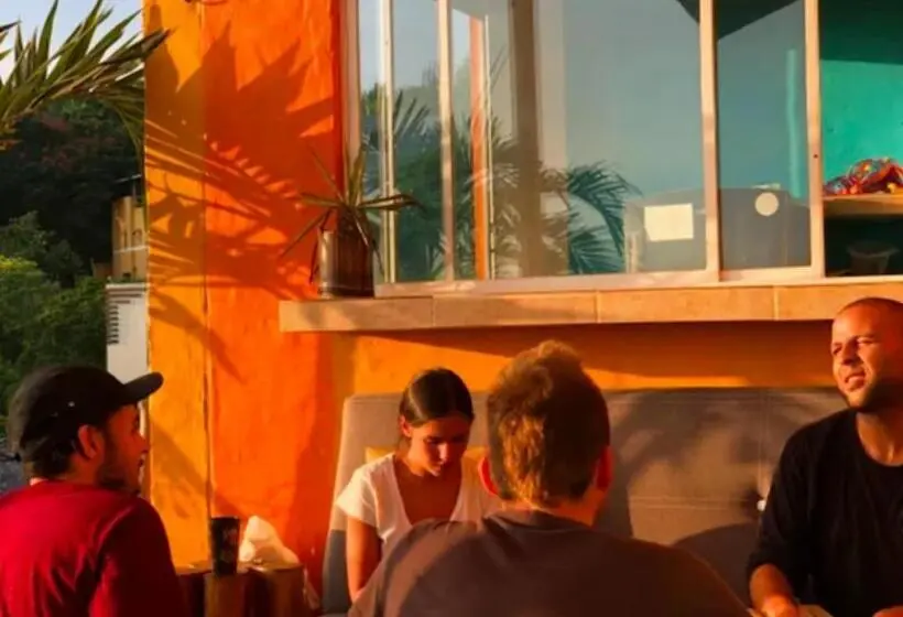 バルコニー付きデラックスルーム, Kiwi Montañita Hostal