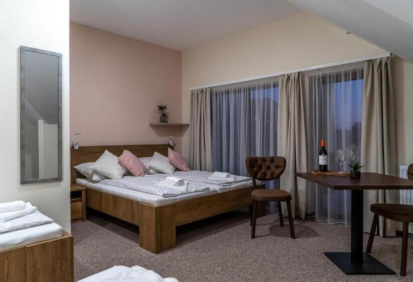 ファミリールーム, Rózsa étterem & Panzió