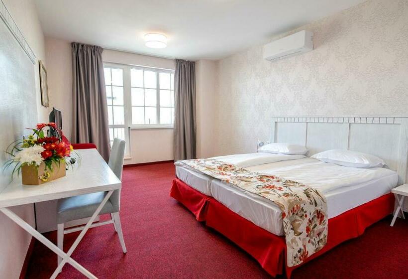 스탠다드 트리플 발코니 룸, хотел глемпинг алианс